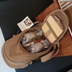 Picnic Bag Wine and Cheese Set w/ thermal foil Holds 2 Bottles